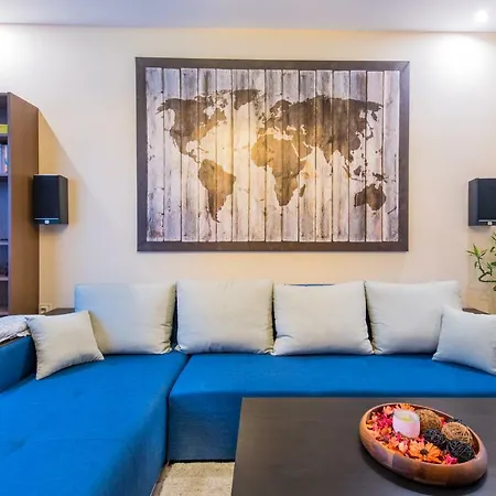 En | Modern, Secure & Central 1-bdr Apart. *