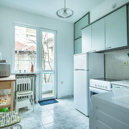 Apartment En | Modern, Secure & Central 1-bdr Apart.