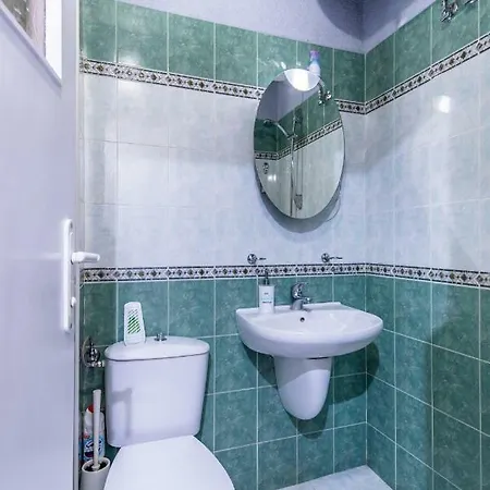 Apartment En | Modern, Secure & Central 1-bdr Apart.